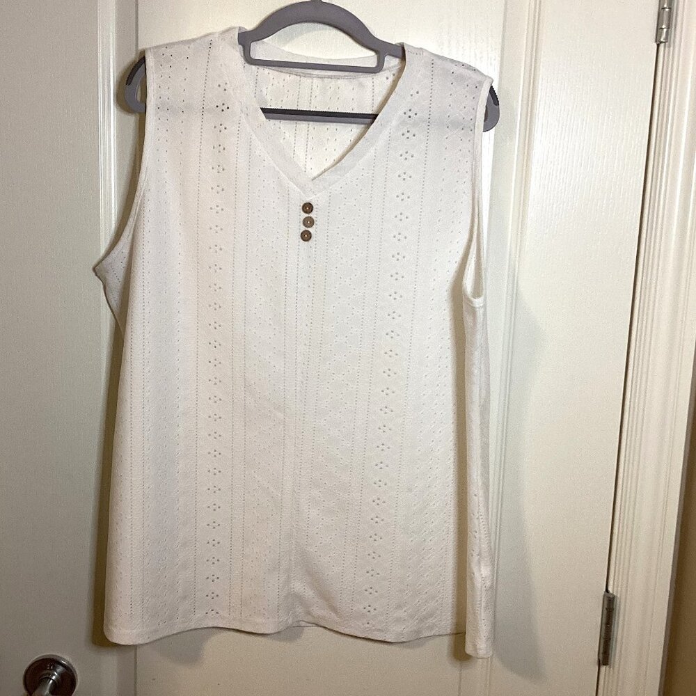 Women's White Sleeveless Eyelet Cut-Out Top Size 2XL Vacation V-Neck